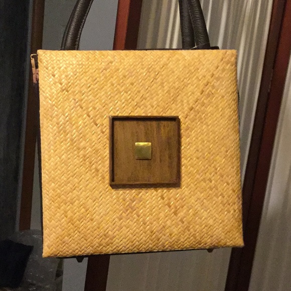 Ratan Handle Bag with Brown Leather Trim. NWT - Picture 6 of 9